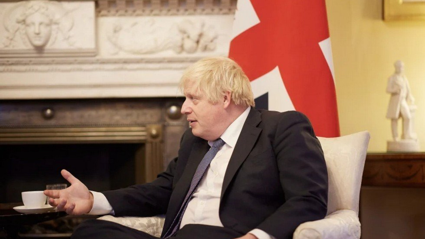 «Θύελλα» στη Βρετανία: Ο Μπόρις Τζόνσον παραδέχθηκε επαφές με πρώην πράκτορα της KGB, οργή από την αντιπολίτευση