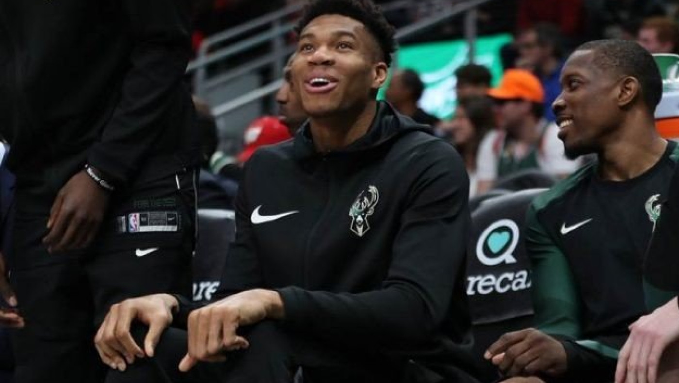 Το πάει για... «comedian» o Αντετοκούνμπο - Το νέο ανέκδοτο για τους Flintstones