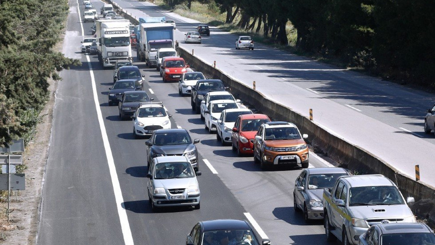 Φεύγουν... τρέχοντας οι Θεσσαλονικείς – Σημειωτόν η κίνηση για Χαλκιδική
