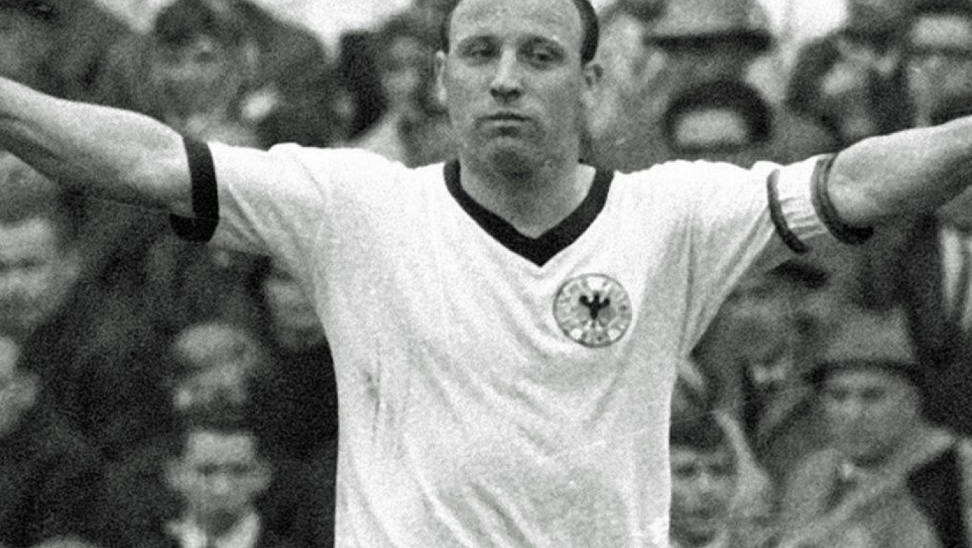 «Έφυγε» ο θρύλος του γερμανικού ποδοσφαίρου Ούβε Ζέελερ