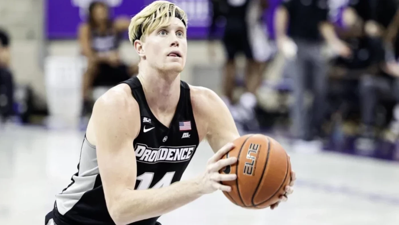 Κιτρινόμαυρος ο Νοά Χόρκλερ