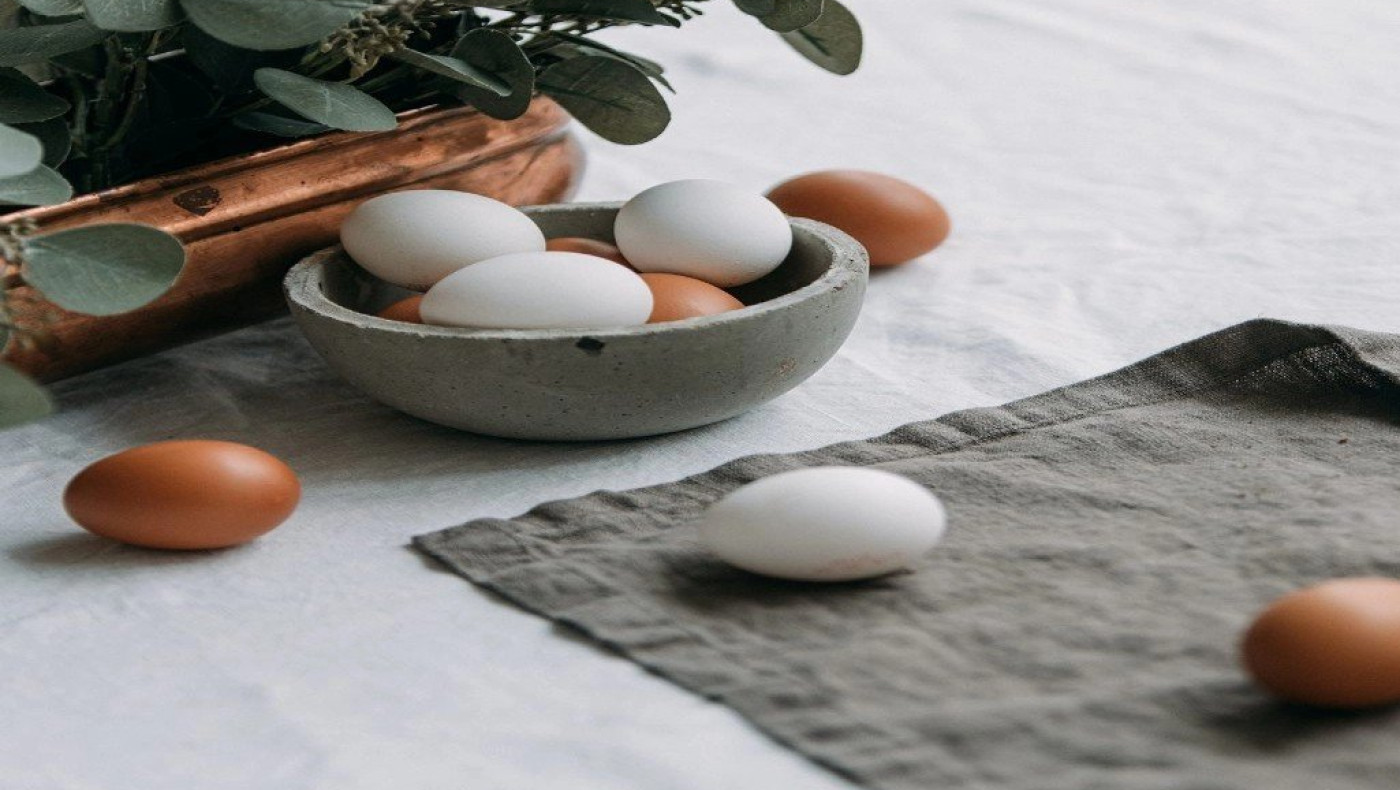 Γιατρός εξηγεί ποια αυγά είναι καλύτερο να επιλέγουμε να τρώμε