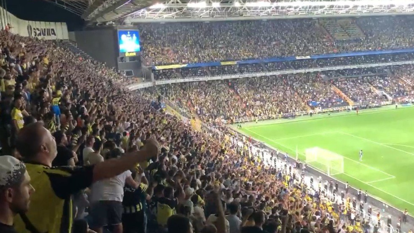 UEFA: Ανοίγει έρευνα για τα συνθήματα των οπαδών της Φενέρ υπέρ Πούτιν