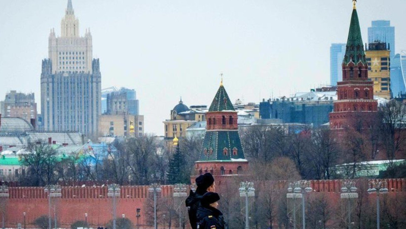 Η Ρωσία διαφημίζει τον... χειμώνα της: Ωραίες γυναίκες, βότκα και... φθηνό ρεύμα