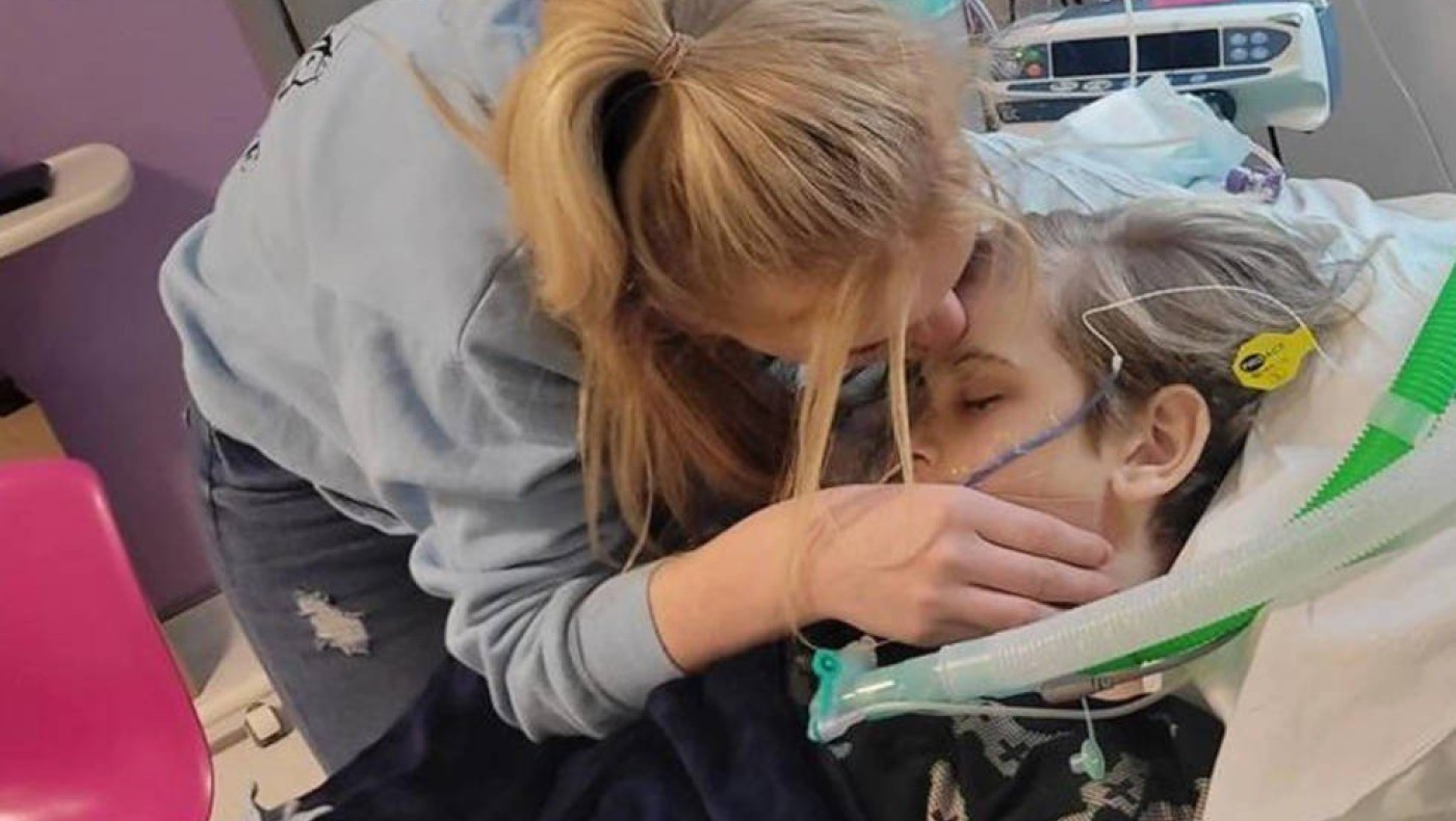 Θλίψη: «Έφυγε» ο 12χρονος Άρτσι, τον αποσύνδεσαν οι γιατροί