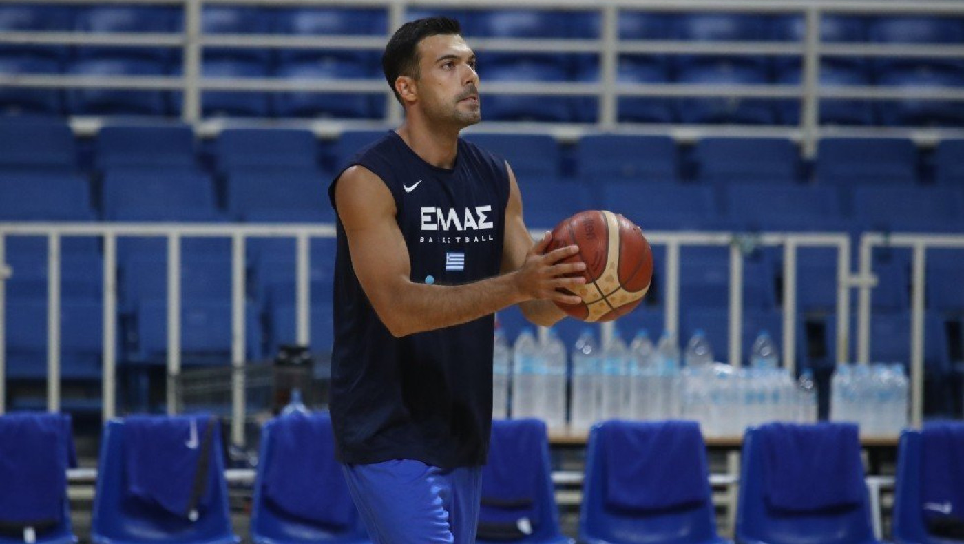 Προβλήματα για την Εθνική πριν την Ισπανία