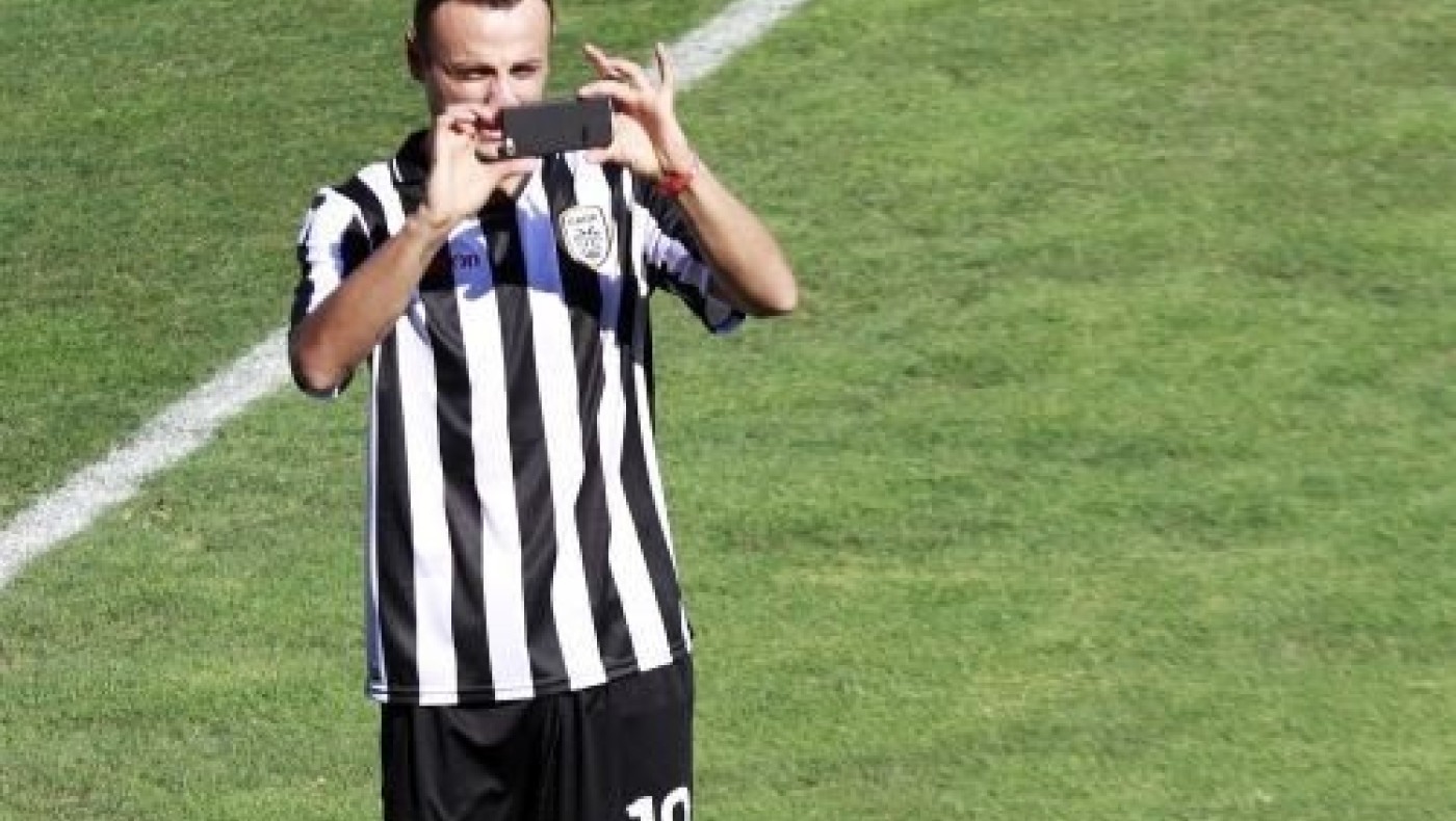 H selfie του Ντίμιταρ Μπερμπάτοφ από την υποδοχή του στην Τούμπα! (VIDEO) 