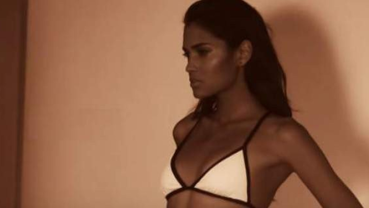 Μοντέλο από τη Βενεζουέλα «μοίρασε»... εγκεφαλικά στη Μύκονο (video)