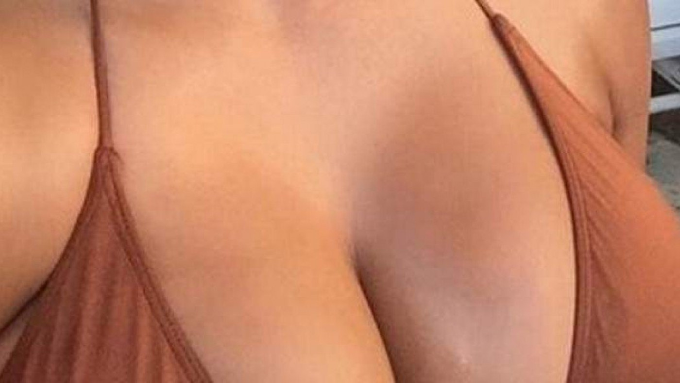 Μεγάλωσε το στήθος της Kim και ζαλίζει (pic)