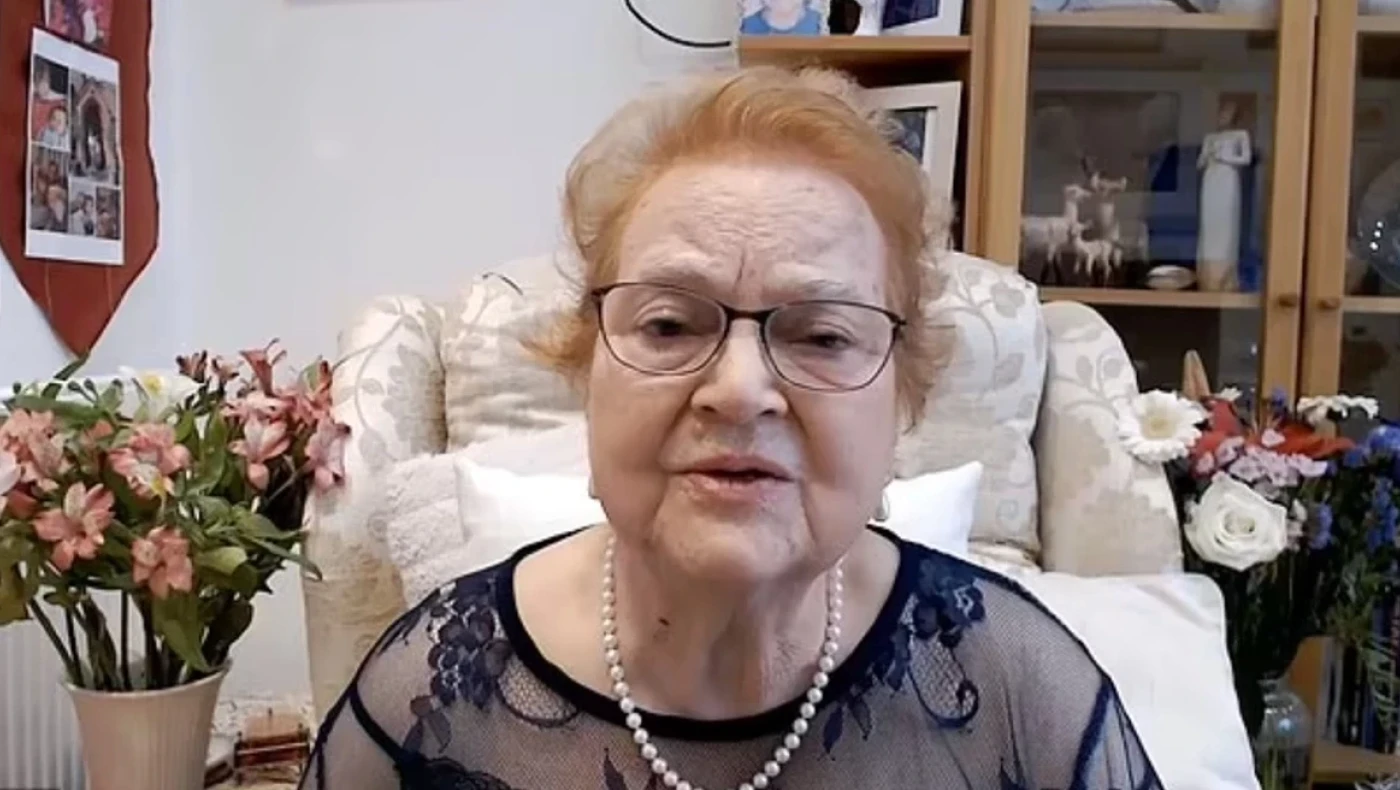 Απίστευτο: Νεκρή «μίλησε» στην κηδεία της, μέσω ολογράμματος