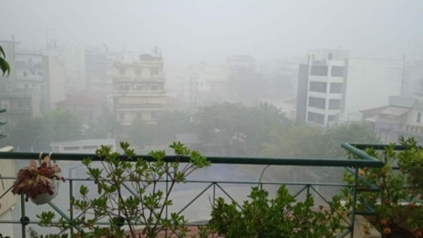 Βόλος: Πρωτοφανής θύελλα σαρώνει την ευρύτερη περιοχή