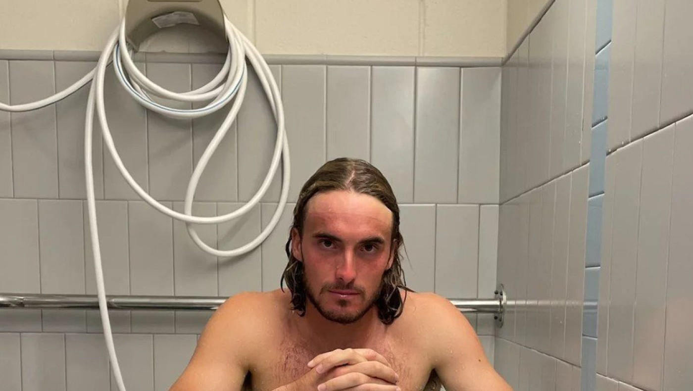 Η ανάρτηση του Στέφανου Τσιτσιπά μέσα από τη μπανιέρα του, μετά την ήττα στον τελικό