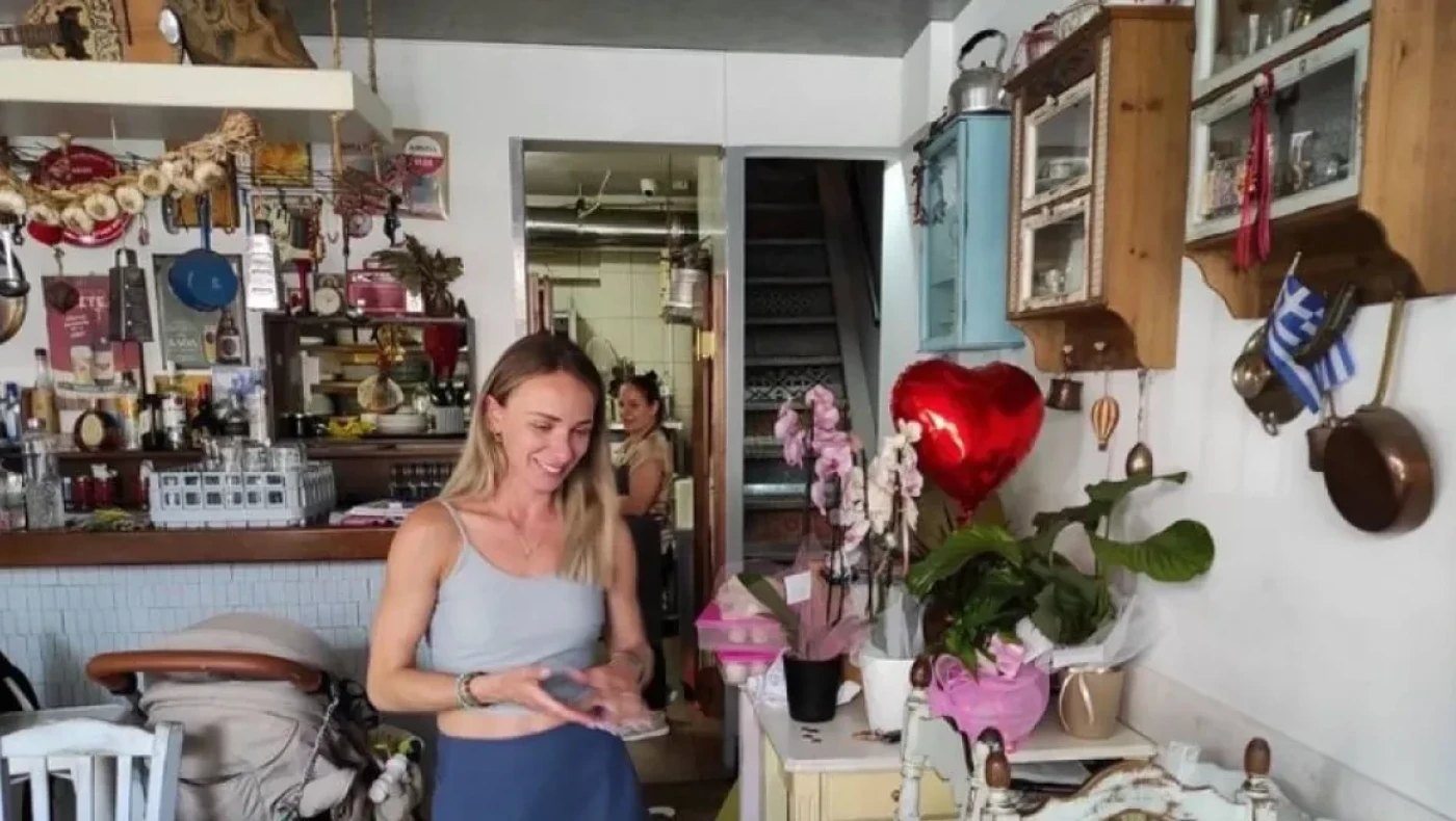 Αποθεώθηκε στην Καρδίτσα η Αντιγόνη Ντρισμπιώτη - Η επιστροφή στο τσιπουράδικο