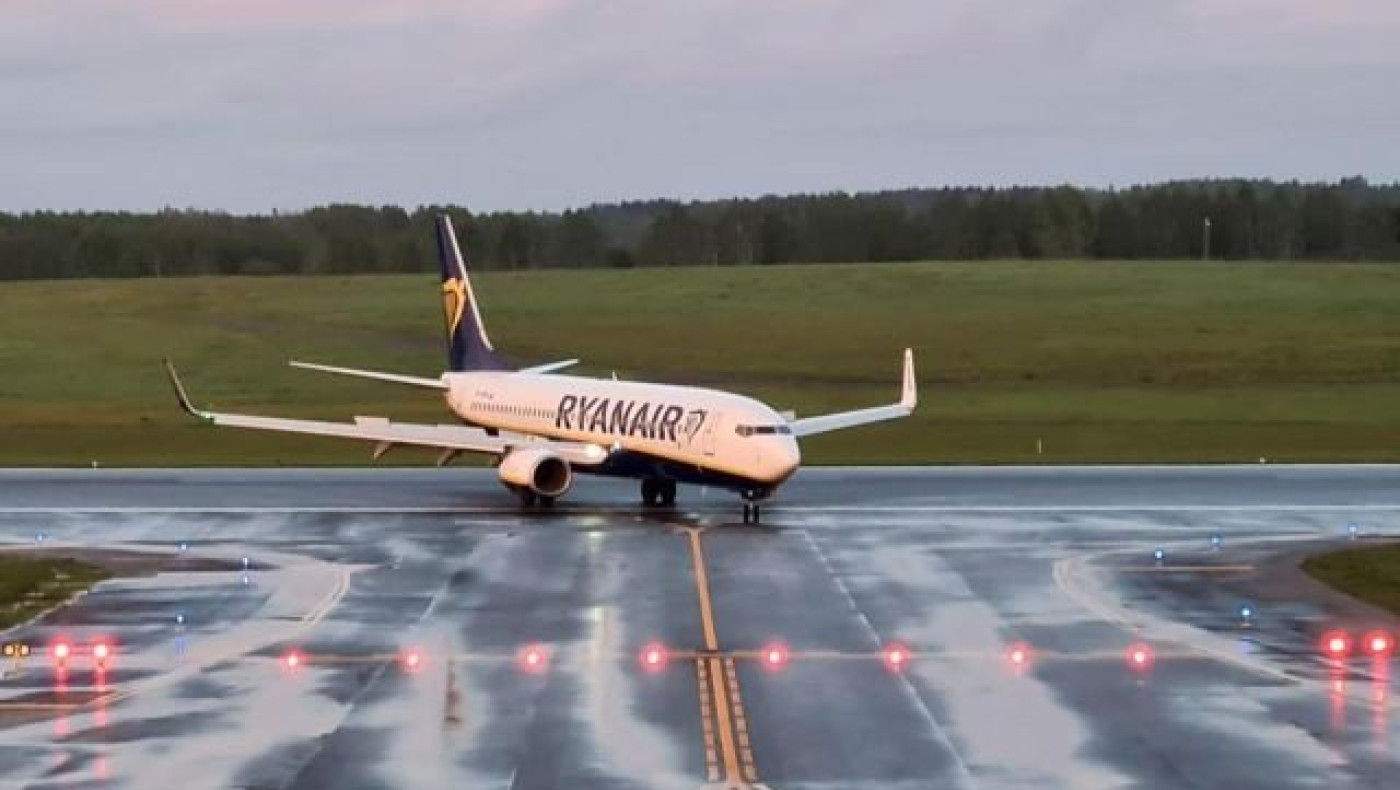 Ryanair: Κλείνει τη βάση της στην Αθήνα για τον χειμώνα