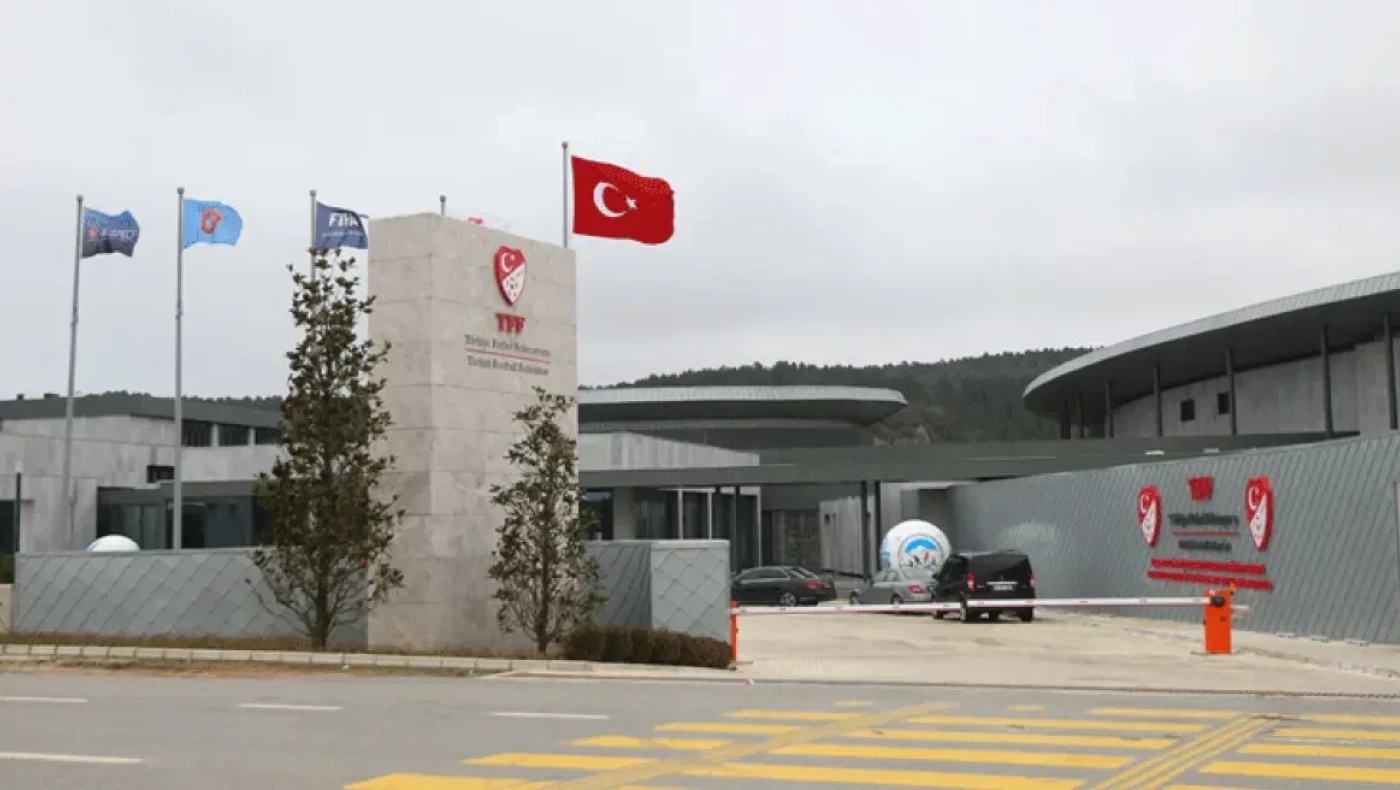 ΣΟΚ: Πυροβολισμοί στην έδρα της Τουρκικής Ομοσπονδίας Ποδοσφαίρου