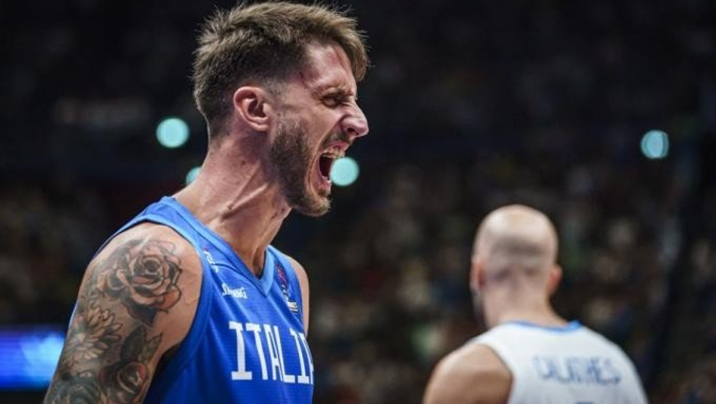 Πολονάρα: «Αγόρασα φανέλα του Γιάννη»