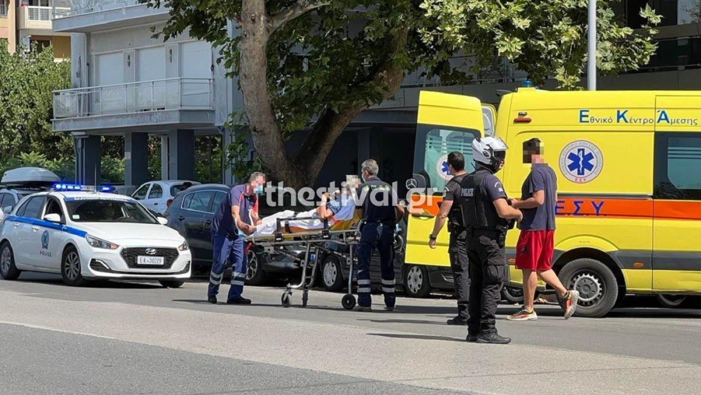 Θεσσαλονίκη: Σφοδρή σύγκρουση δυο αυτοκίνητων στην παραλιακή – Ένας τραυματίας