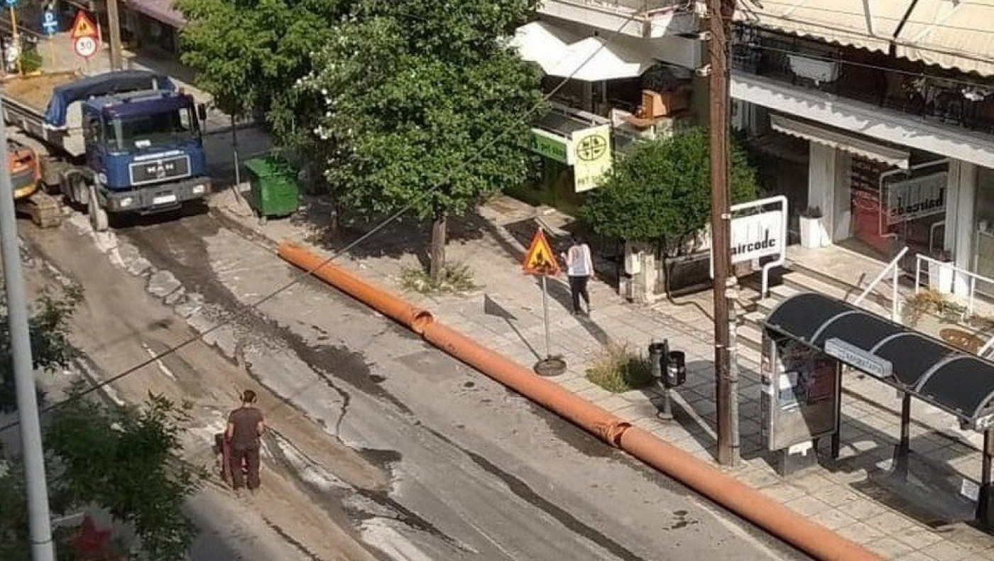 Θεσσαλονίκη: Αγωγός της ΕΥΑΘ έσπασε και πλημμύρισαν τα θεμέλια ανεγειρόμενης οικοδομής! (vid)