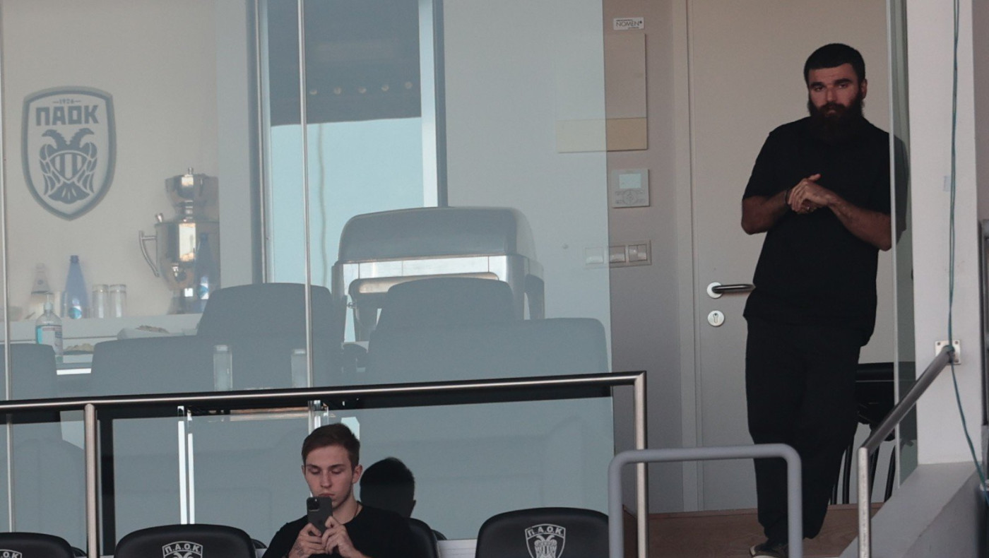 Στα αποδυτήρια ο Γιώργος Σαββίδης, μπράβο σε παίκτες-Λουτσέσκου