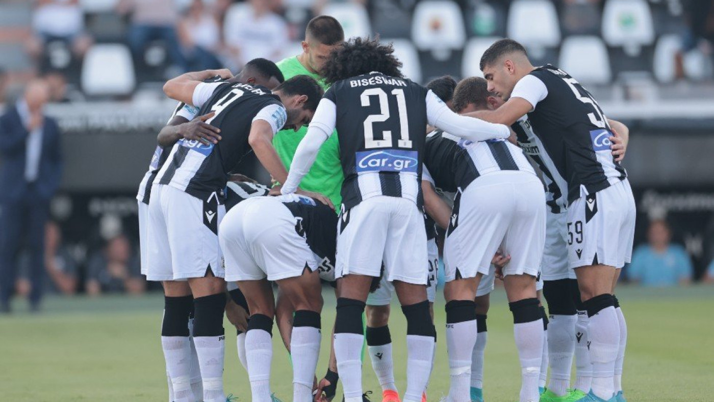 Πλάτες ο κόσμος, πλάτες κι η ομάδα του !