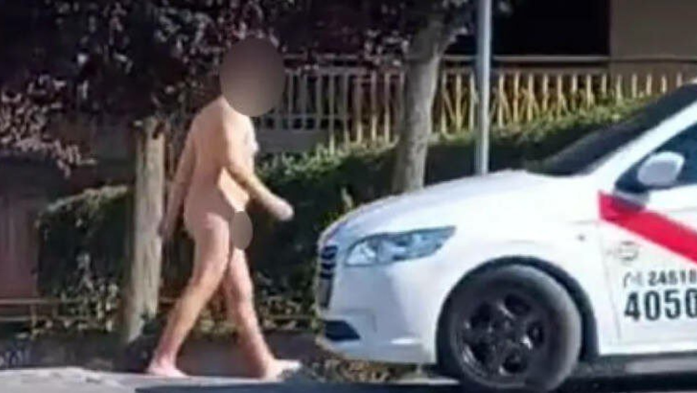 Κοζάνη: Ολόγυμνος φοιτητής «έκοβε» βόλτες σε πάρκο!