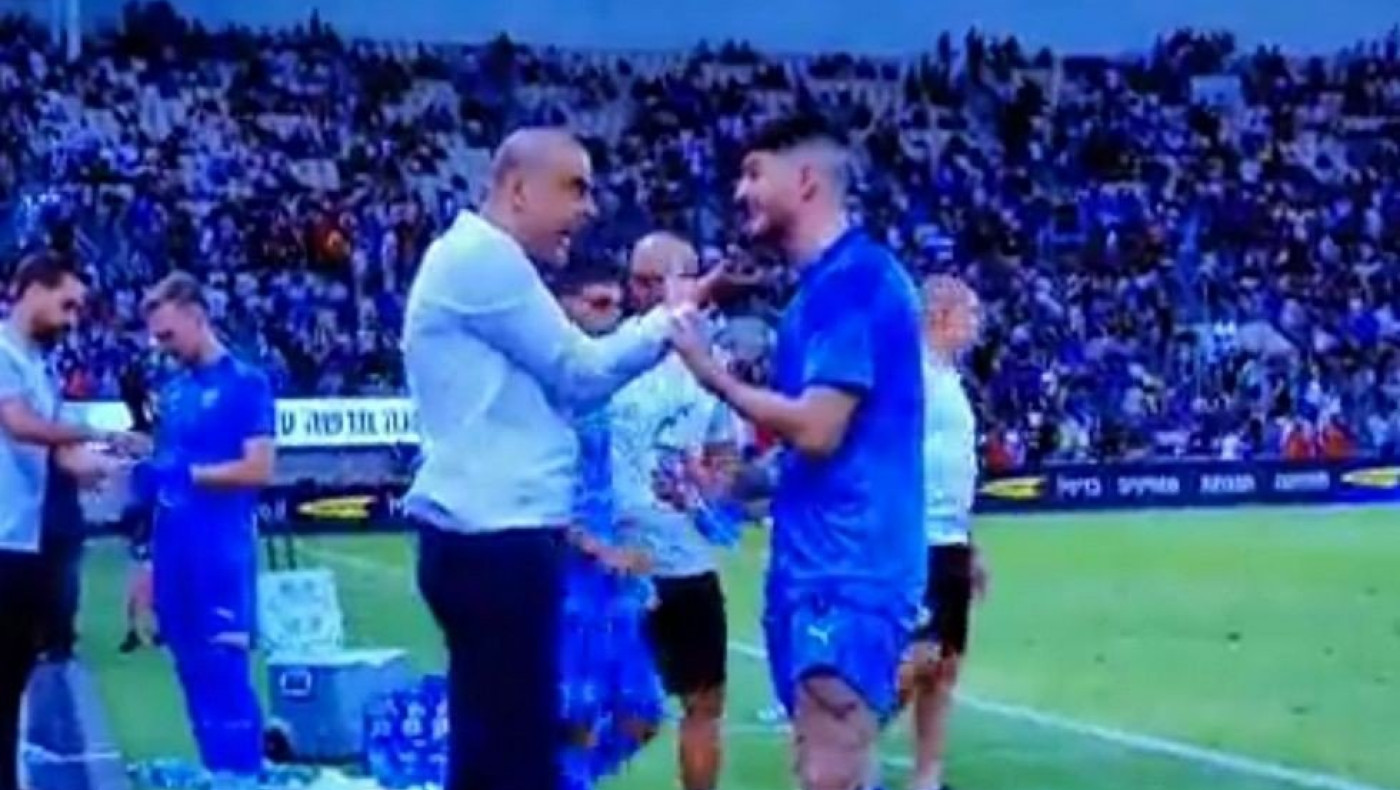 Ο προπονητής του Ισραήλ Κ21 χαστούκισε παίκτη του εν ώρα αγώνα (vid)