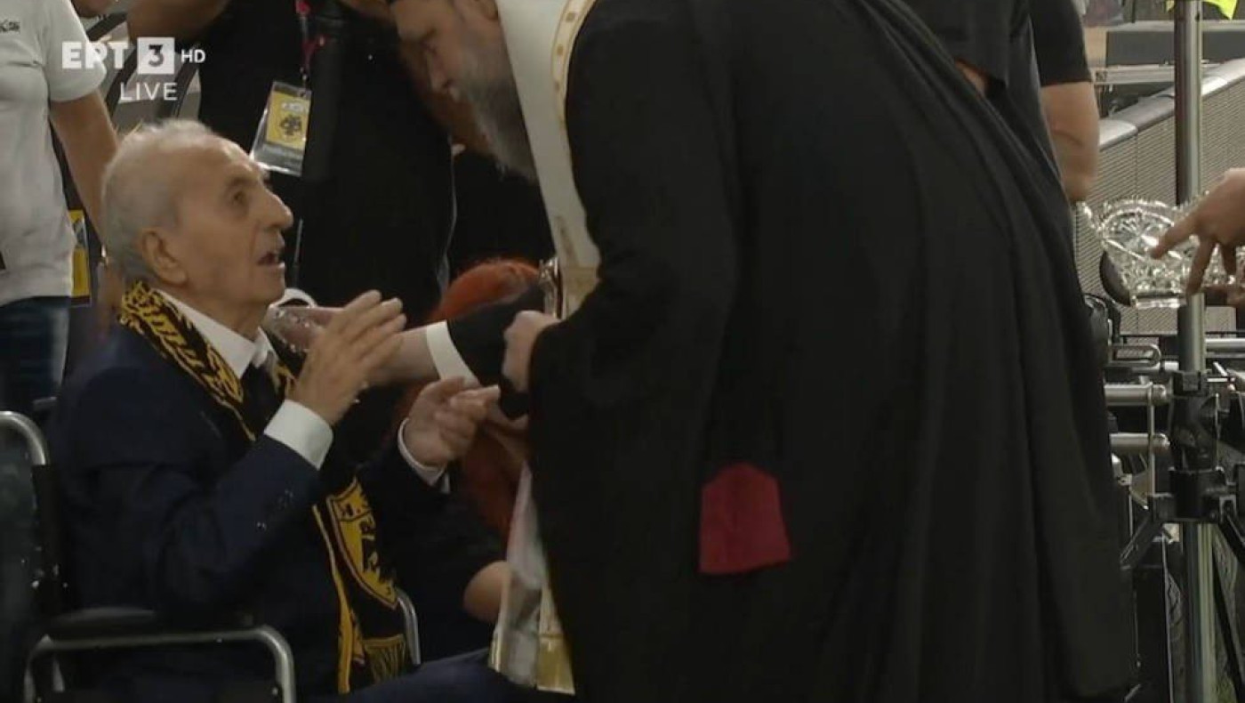 ΑΕΚ-Εγκαίνια OPAP Arena: Με αμαξίδιο στο γήπεδο ο Κώστας Νεστορίδης