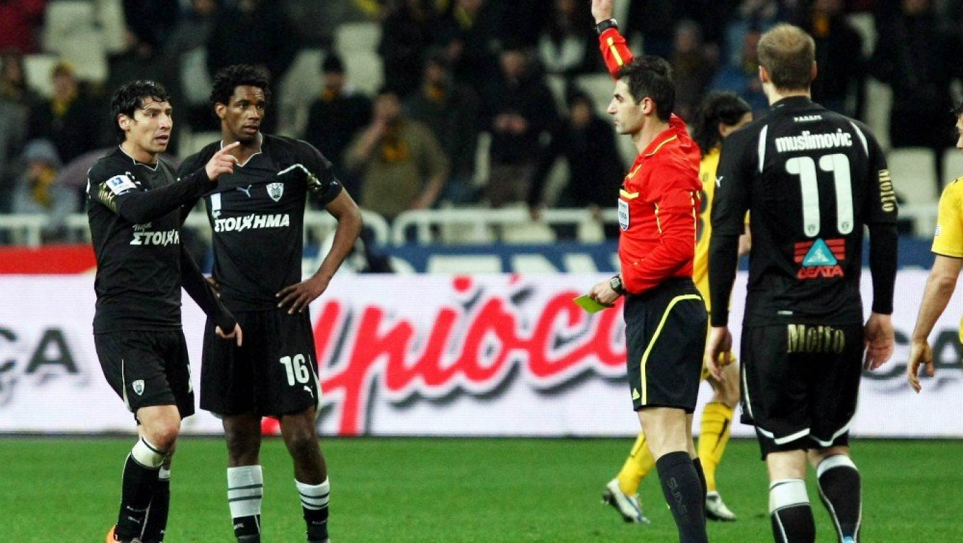 Οταν ο Σιδηρόπουλος άφηνε με 9 παίκτες τον ΠΑΟΚ (video)