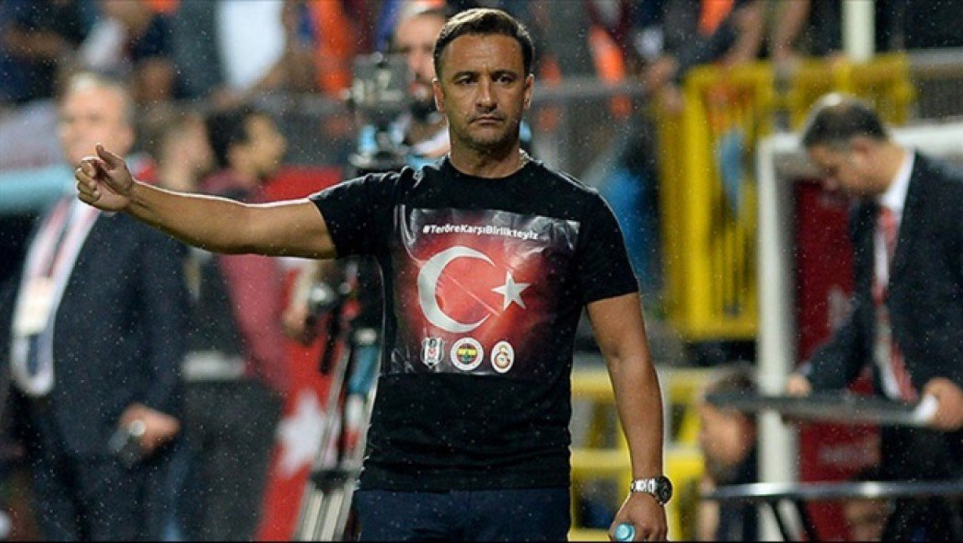 Ο... γλείφτης Περέιρα φόρεσε φανέλα κατά του PKK