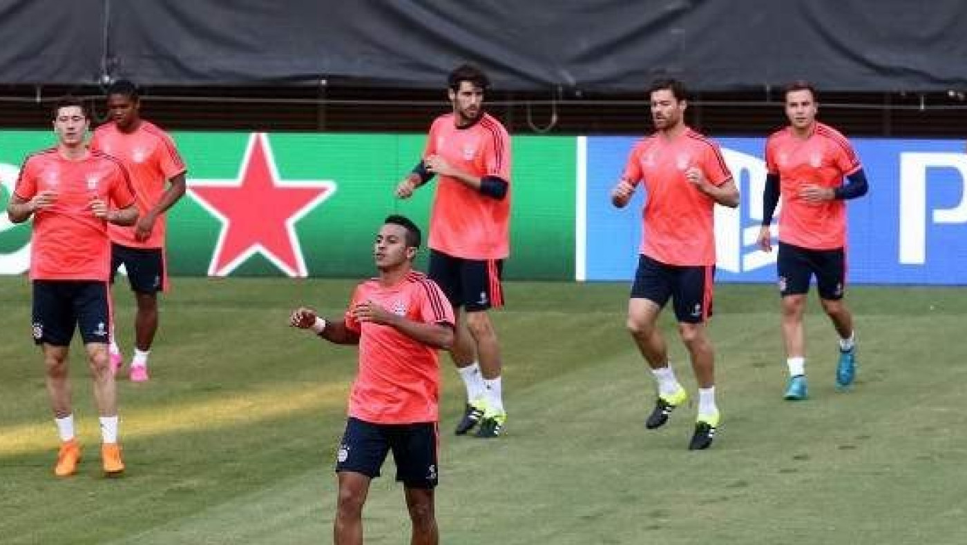 Η Μπάγερν στο γήπεδο του Πανιωνίου! (video)