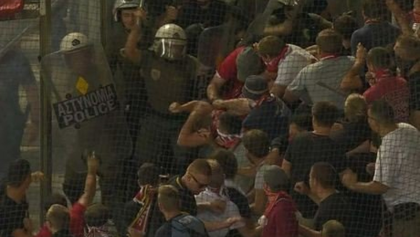 Φοβερά επεισόδια στο «Καραϊσκάκης»! (pcs+vds)