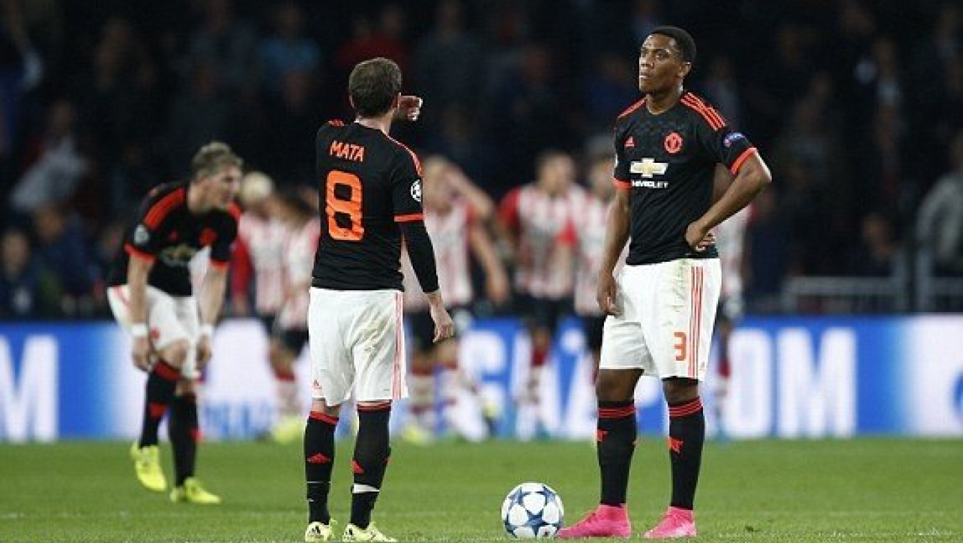 Διπλό σοκ για τη Γιουνάιτεντ, με το δεξί η Βόλφσμπουργκ (VIDEOS)