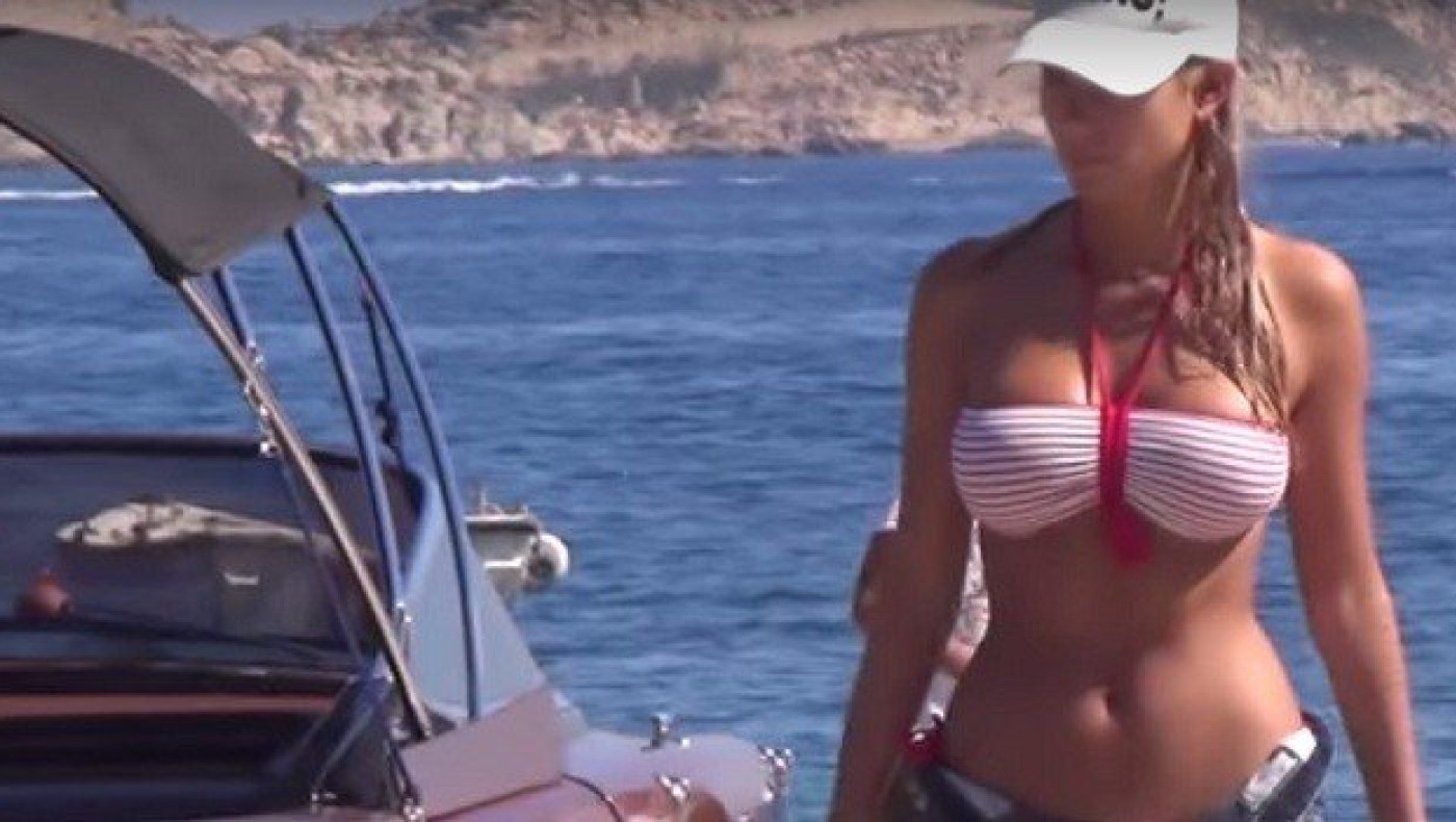 «Ανάβει φωτιές» και τον Σεπτέμβριο η Δούκισσα (vid)