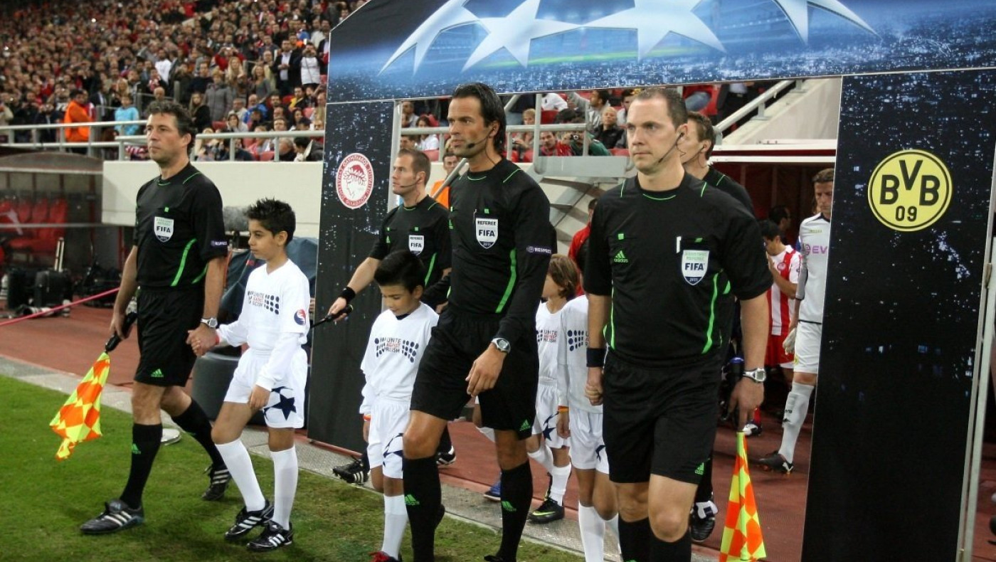 Αυτός σφυρίζει τον Ολυμπιακό με την Άρσεναλ