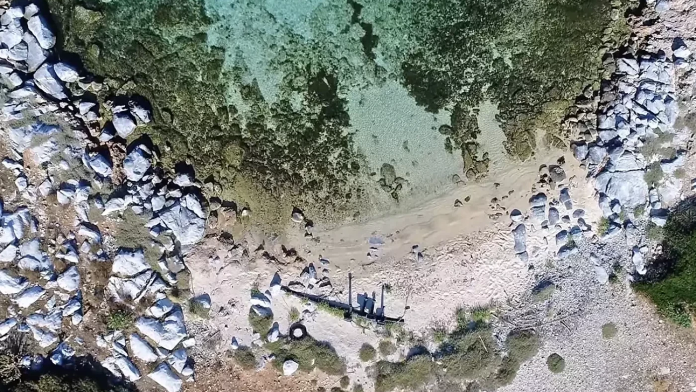 Φονιάς: Δείτε ποια πασίγνωστη ελληνική ταινία γυρίστηκε στο νησί με το συγκλονιστικό όνομα