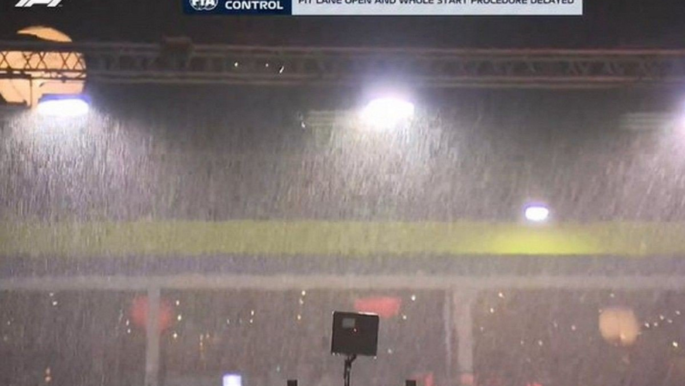 Formula1: Σφοδρή καταιγίδα στη Σιγκαπούρη καθυστερεί την έναρξη του Grand Prix