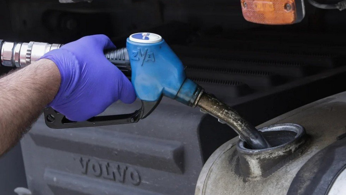 Στο «χρονοντούλαπο» η επιδότηση στο πετρέλαιο κίνησης, πιο ακριβό και από τη βενζίνη