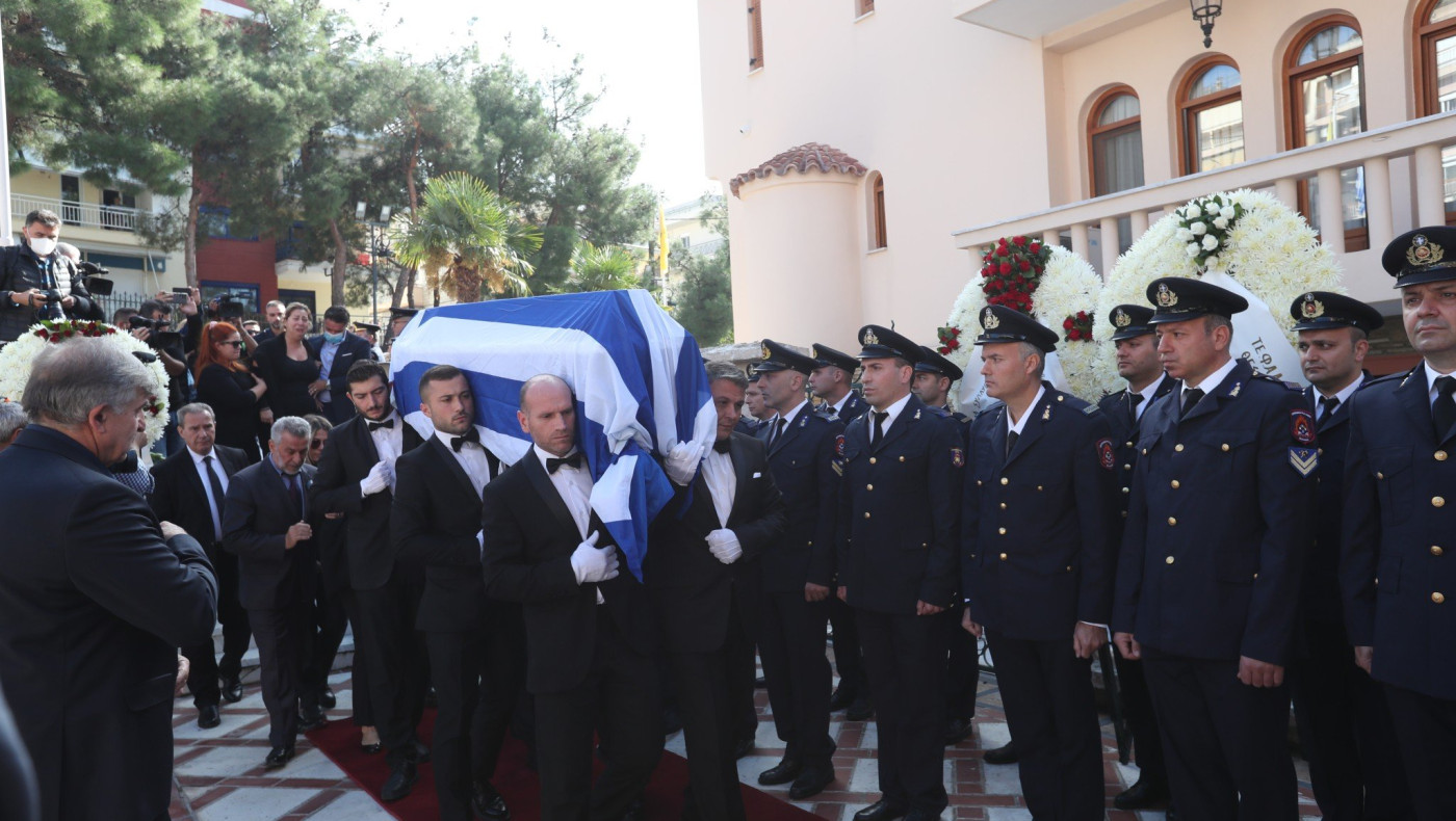 Ασύλληπτος θρήνος στη κηδεία του- «Αετέ μου, πώς θα το περάσω αυτό;» - «Αθάνατος» βροντοφώναξαν όσοι βρέθηκαν εκεί