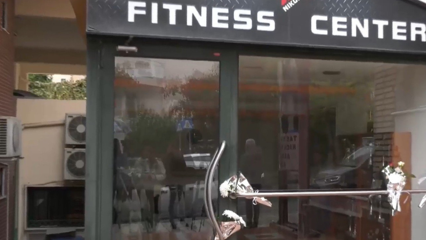 Αποχαιρετά τον Νικολαΐδη η Θεσσαλονίκη: Πλήθος κόσμου έξω από το γυμναστήριό του