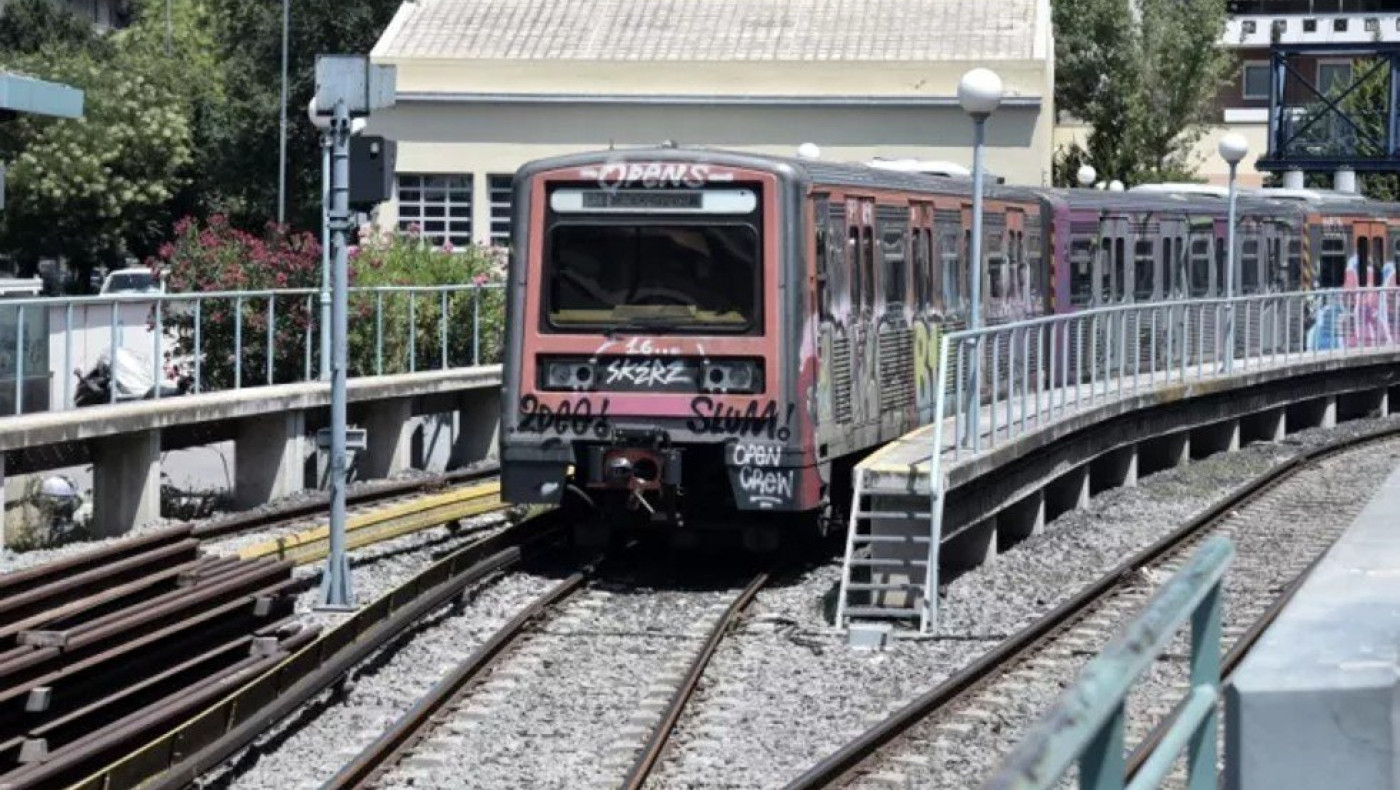 Τρόμος σε σταθμό του ΗΣΑΠ: 31χρονος με πριόνι επιτέθηκε σε παρέα κοριτσιών