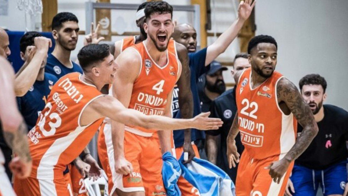 Ο Ντι Τζέι Κούπερ μετά την εγκυμοσύνη μοίρασε ασίστ σαν στραγάλια