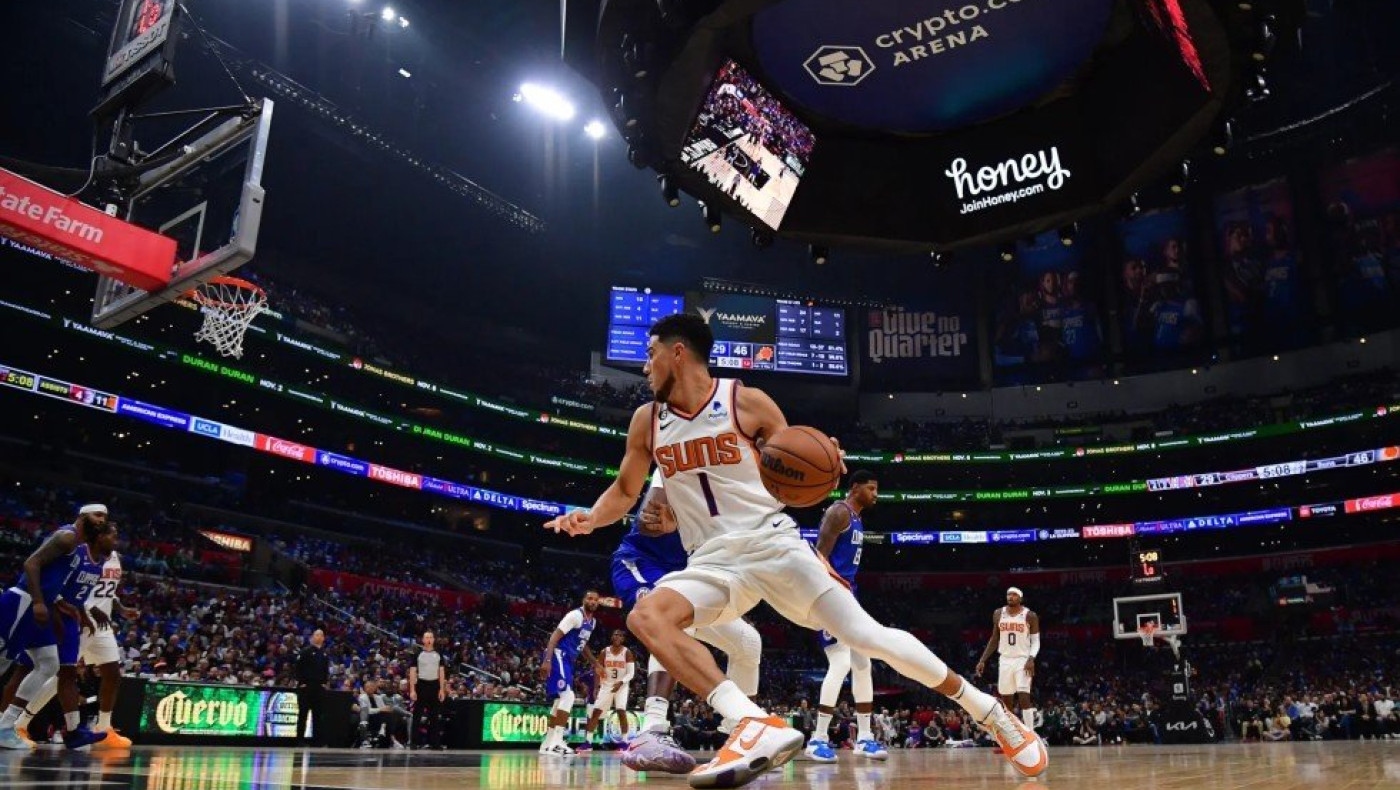 NBA: Νίκη των Σανς με 35αρα Μπούκερ, 3/3 οι Τζαζ - Τα σκορ και το top10 της βραδιάς