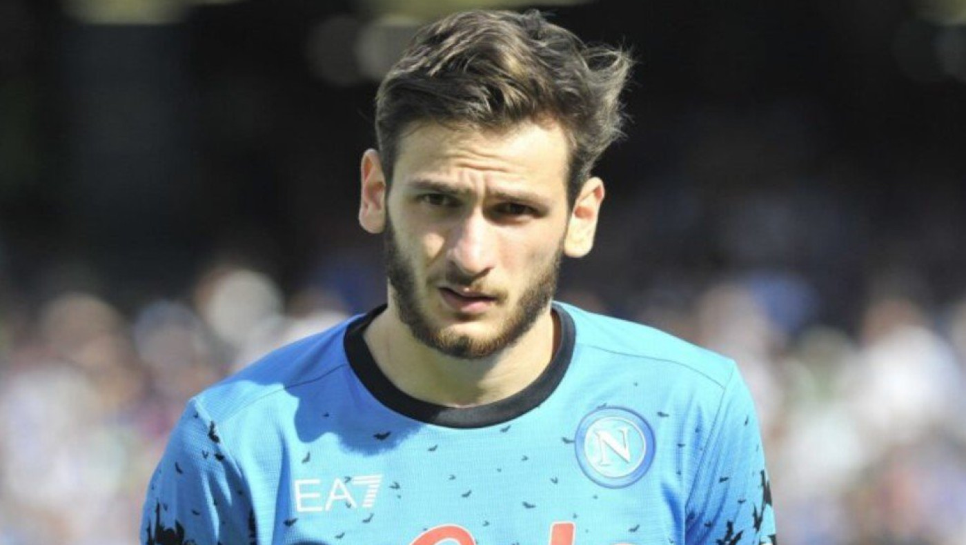 Νάπολι: Νοκ άουτ ο Κβαρατσχέλια