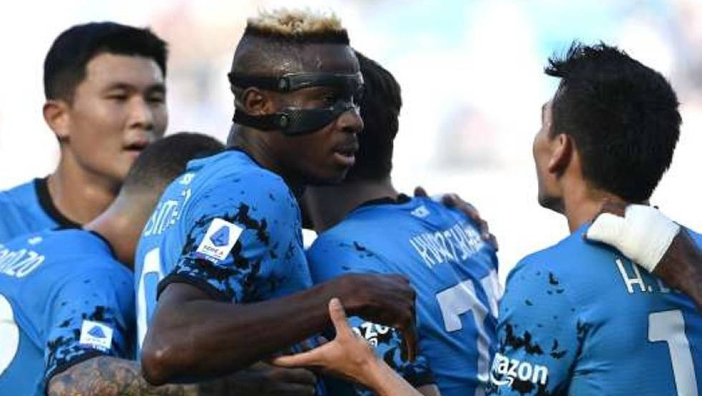 Νάπολι - Σασσουόλο 4-0: Ασταμάτητοι οι Ναπολιτάνοι με νέο... σόου Κβαρατσκέλια - Οσιμέν (vids)