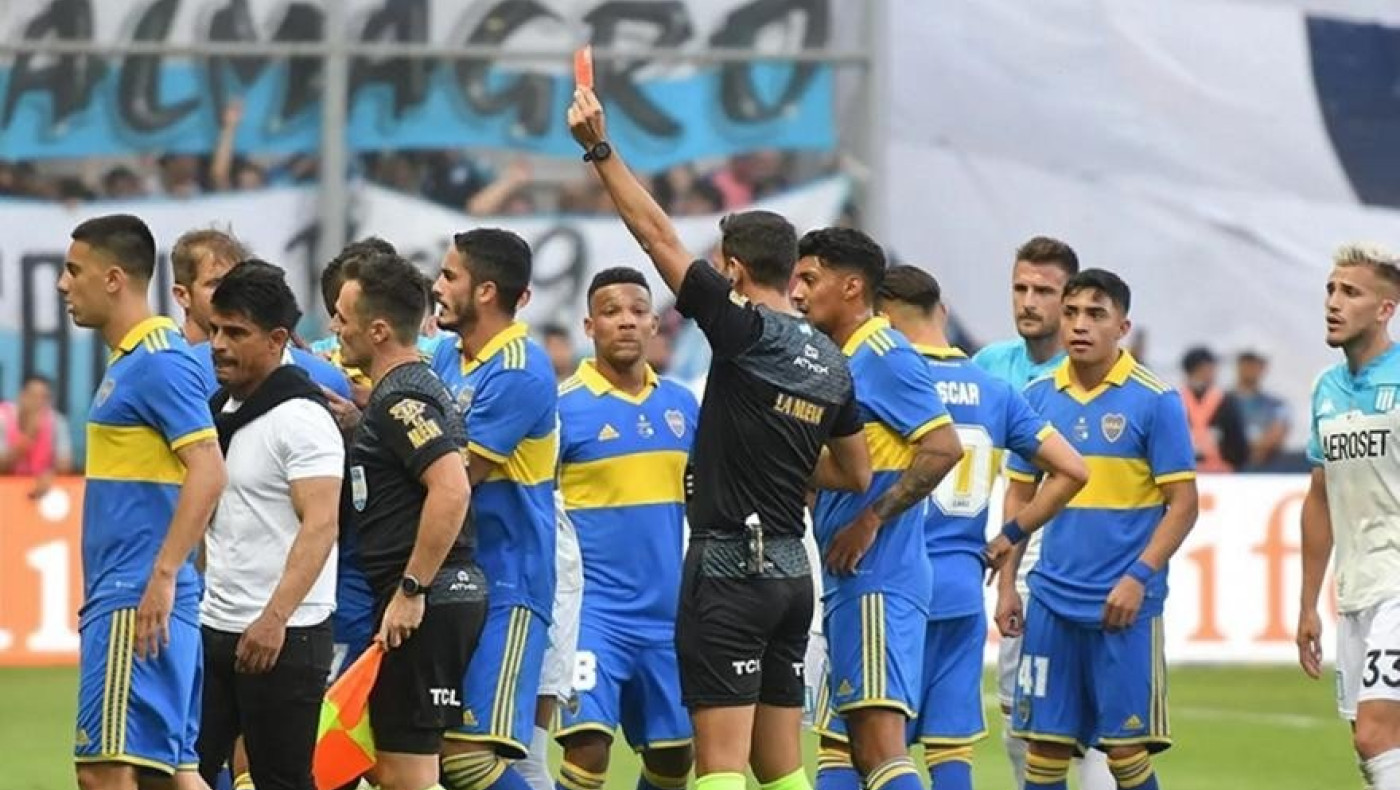 Απίστευτο: Διαιτητής απέβαλε 10 παίκτες σε ένα μόνο ματς!