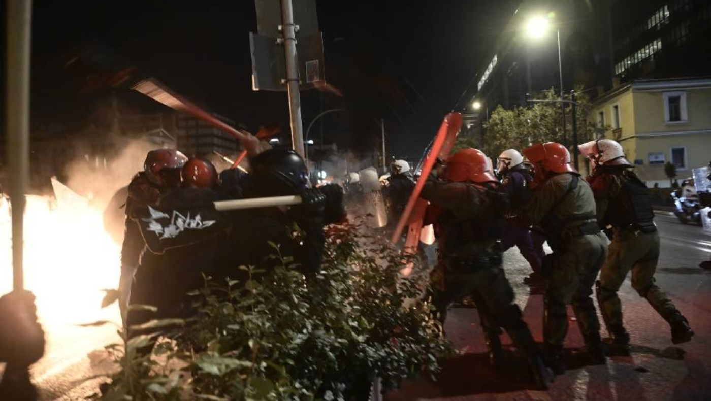 Εκτεταμένα επεισόδια στα Εξάρχεια με χημικά και χρήση μολότοφ