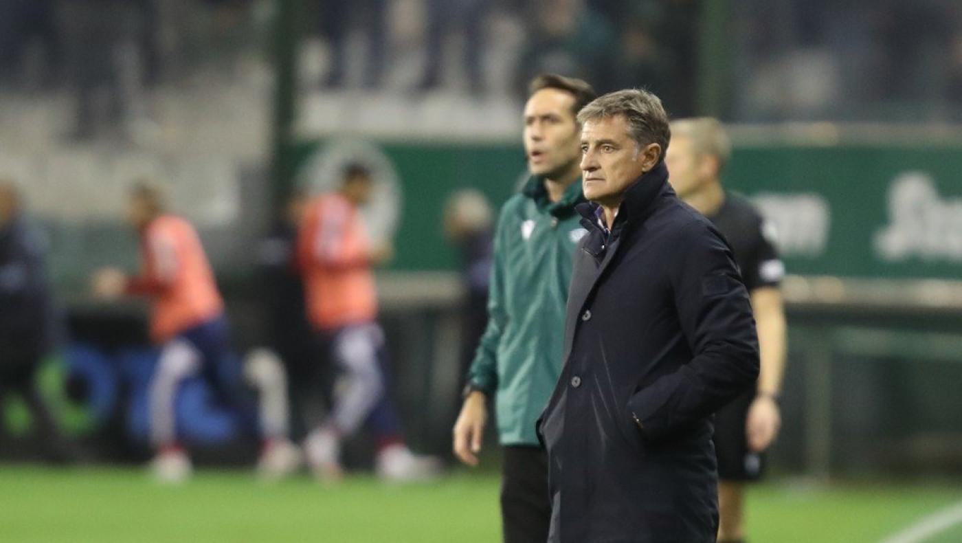 Τα... γύρισε ο Μίτσελ: «Δεν μίλησα για λάθος του Άβιλα αλλά για διαιτητικό λάθος»