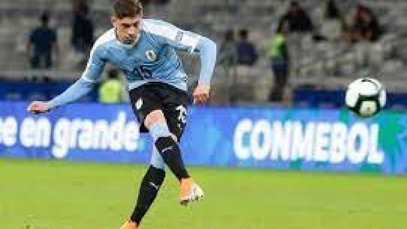 Απίστευτο σκηνικό: Σούταρε τόσο δυνατά που αντί για δίχτυα, βρήκε... μπαλκόνι!