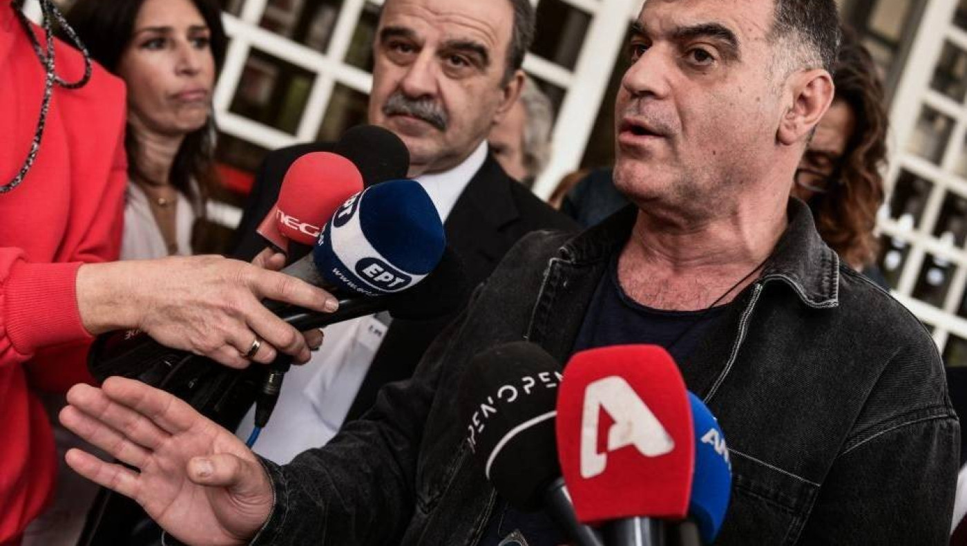 ΕΡΤ: «Έκοψε» τις δηλώσεις Βαξεβάνη όταν μίλησε για τον Μητσοτάκη