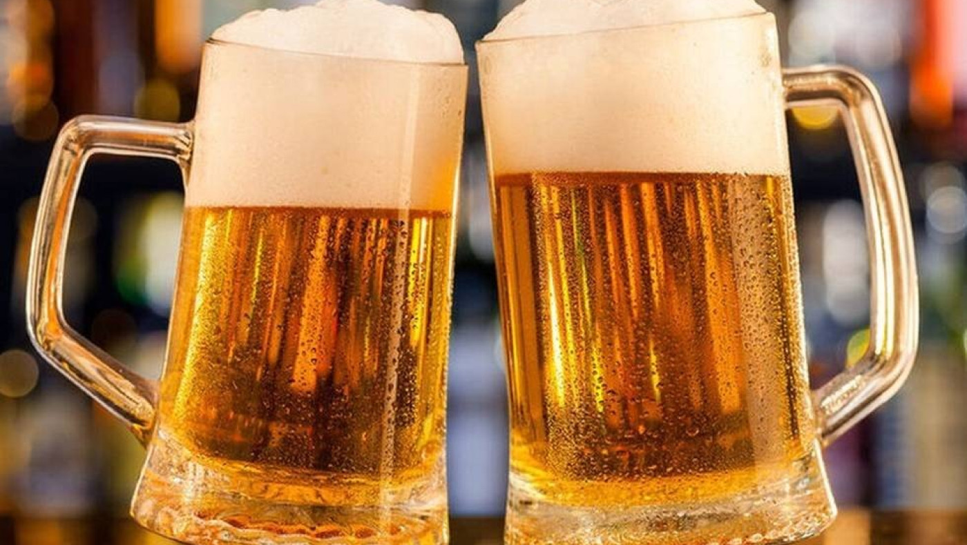 Βρετανία: Οι παμπ ζητούν «πάγωμα» του φόρου στη μπύρα ενόψει Χριστουγέννων